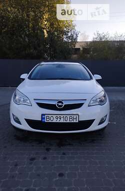 Универсал Opel Astra 2012 в Львове