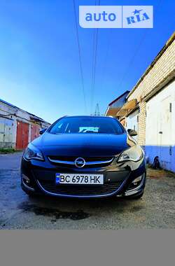 Універсал Opel Astra 2012 в Львові