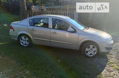 Седан Opel Astra 2010 в Чуднове