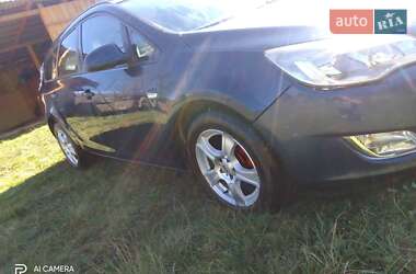 Универсал Opel Astra 2011 в Львове