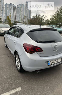 Хетчбек Opel Astra 2012 в Києві