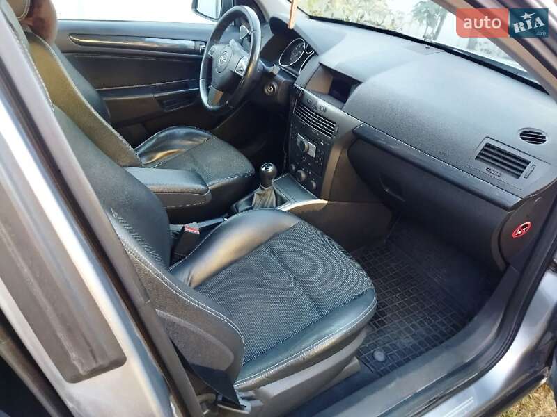 Універсал Opel Astra 2005 в Львові