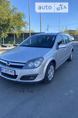 Універсал Opel Astra 2005 в Новій Одесі