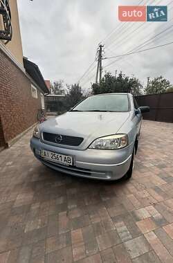 Седан Opel Astra 2004 в 