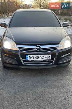 Хэтчбек Opel Astra 2007 в Мукачево