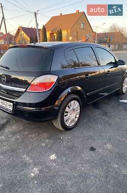 Хэтчбек Opel Astra 2007 в Мукачево