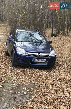 Універсал Opel Astra 2008 в Сарнах