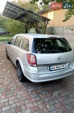 Универсал Opel Astra 2012 в 