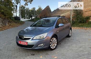 Універсал Opel Astra 2010 в Вишнівці