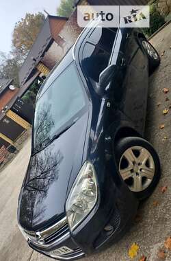 Універсал Opel Astra 2009 в Сарнах