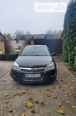 Універсал Opel Astra 2009 в Сарнах