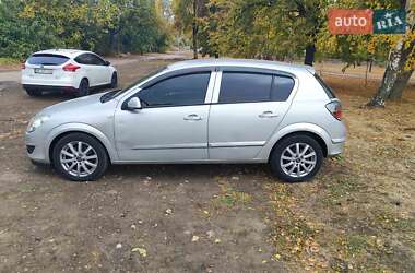 Хэтчбек Opel Astra 2007 в 