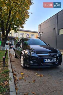 Универсал Opel Astra 2010 в Болехове