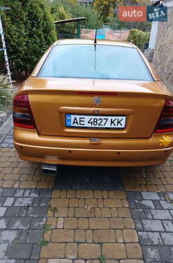 Купе Opel Astra 2000 в 