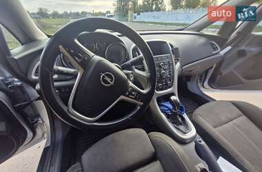 Универсал Opel Astra 2011 в 