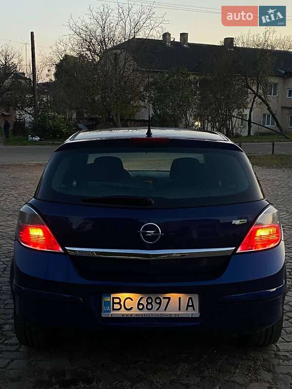 Хэтчбек Opel Astra 2009 в Ходорове
