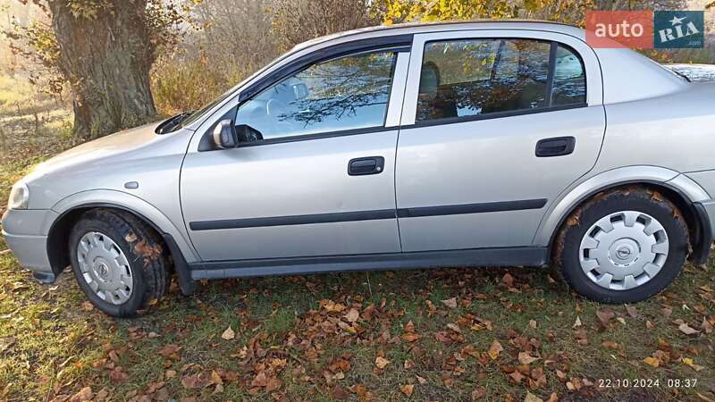 Седан Opel Astra 2006 в Києві