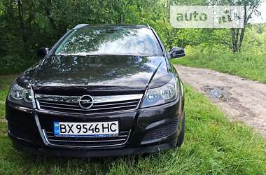 Універсал Opel Astra 2010 в Ізяславі