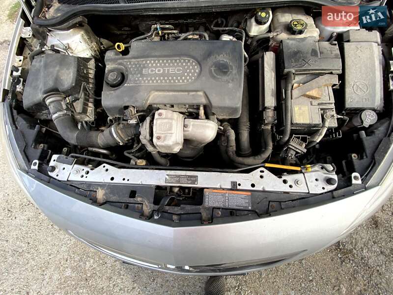 Хэтчбек Opel Astra 2010 в Новой Ушице