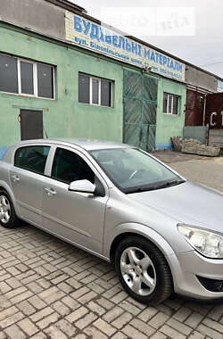 Хетчбек Opel Astra 2007 в Сумах