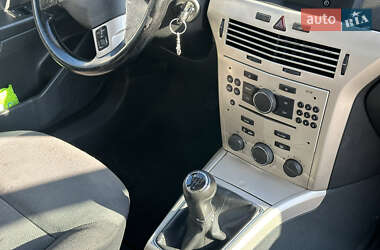 Хэтчбек Opel Astra 2007 в 