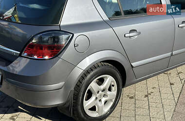 Хэтчбек Opel Astra 2007 в 