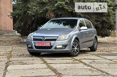 Хэтчбек Opel Astra 2006 в Первомайске