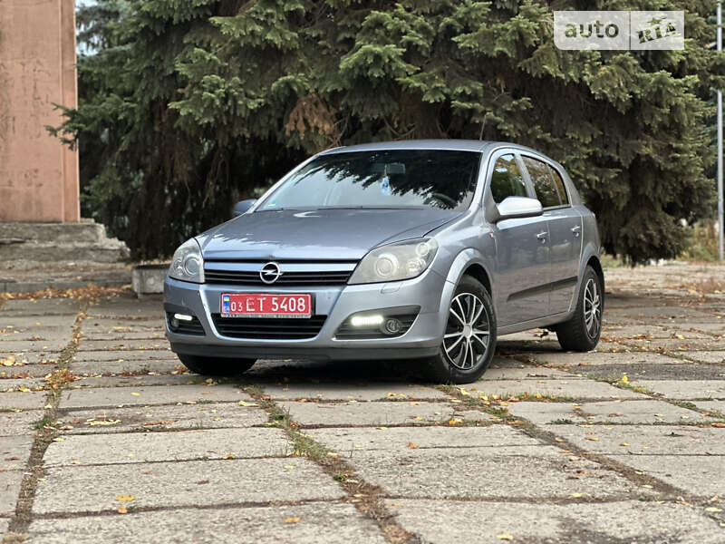 Хэтчбек Opel Astra 2006 в Первомайске