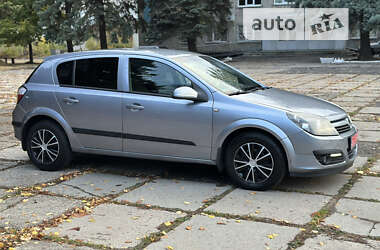 Хэтчбек Opel Astra 2006 в Первомайске