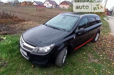 Універсал Opel Astra 2010 в Ізяславі