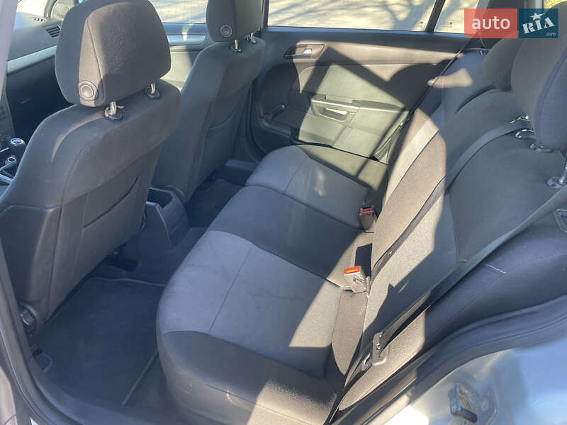 Універсал Opel Astra 2005 в Калуші