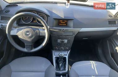 Универсал Opel Astra 2005 в 