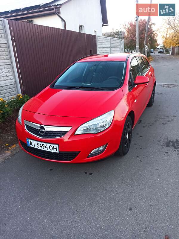 Універсал Opel Astra 2011 в 