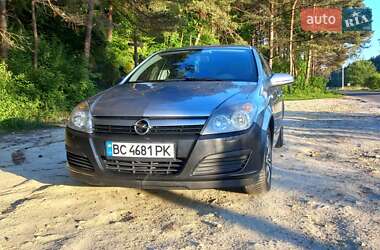 Хэтчбек Opel Astra 2004 в 