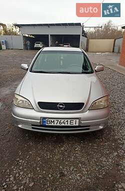 Седан Opel Astra 2005 в Ромнах