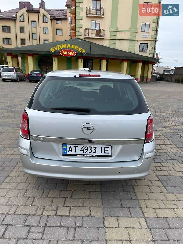 Универсал Opel Astra 2008 в Ивано-Франковске