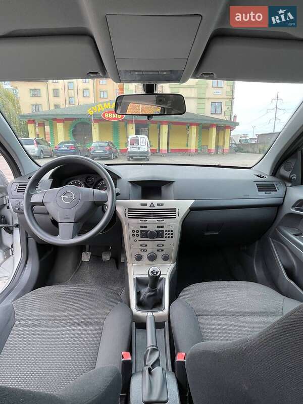 Универсал Opel Astra 2008 в Ивано-Франковске