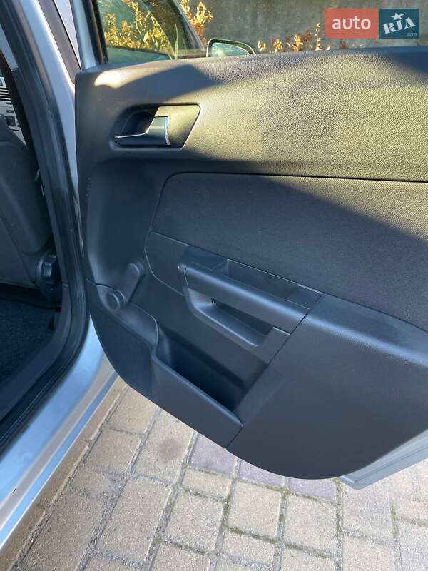 Универсал Opel Astra 2008 в Ивано-Франковске