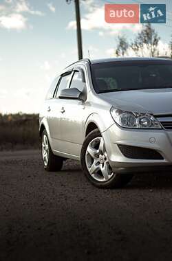 Універсал Opel Astra 2009 в Києві