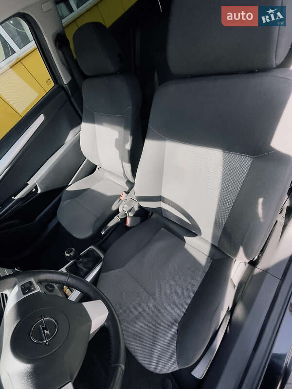 Хэтчбек Opel Astra 2009 в Ровно