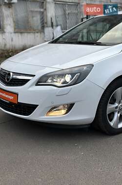 Хэтчбек Opel Astra 2010 в Сумах