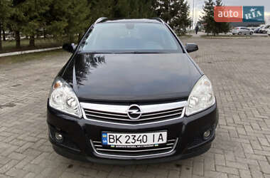 Универсал Opel Astra 2008 в Ровно