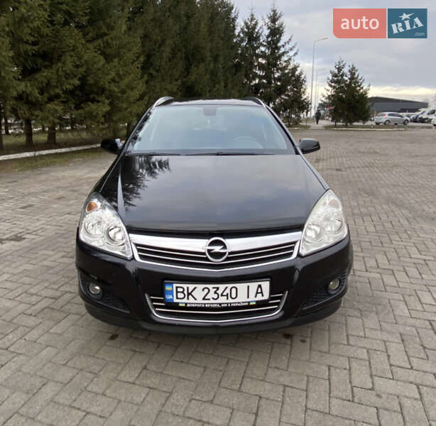 Универсал Opel Astra 2008 в Ровно