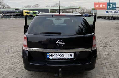 Универсал Opel Astra 2008 в Ровно