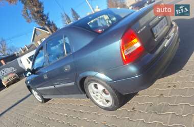 Седан Opel Astra 2005 в Чернівцях