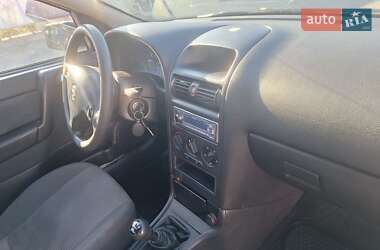 Седан Opel Astra 2005 в Чернівцях