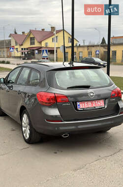 Універсал Opel Astra 2011 в Дубні