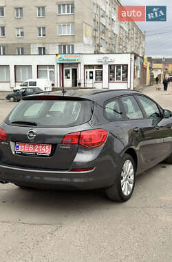 Універсал Opel Astra 2011 в Дубні