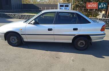 Седан Opel Astra 1998 в Благовещенском