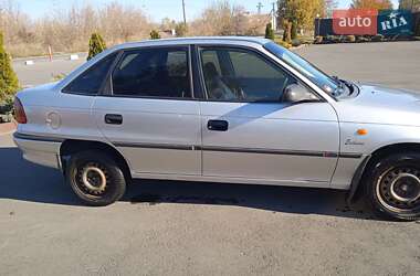 Седан Opel Astra 1998 в Благовещенском